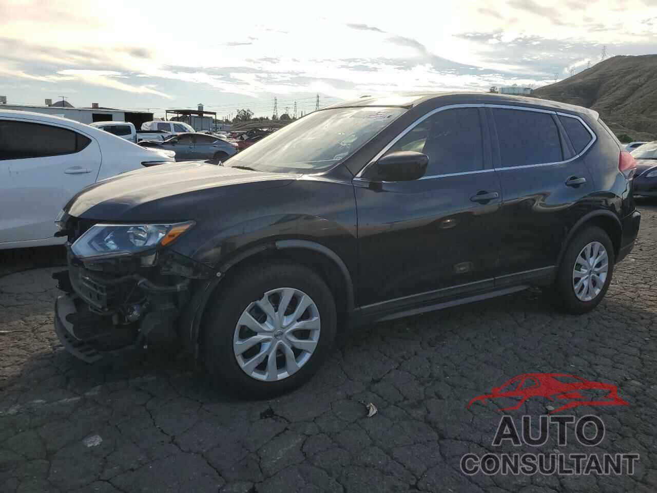 NISSAN ROGUE 2017 - KNMAT2MT8HP529372