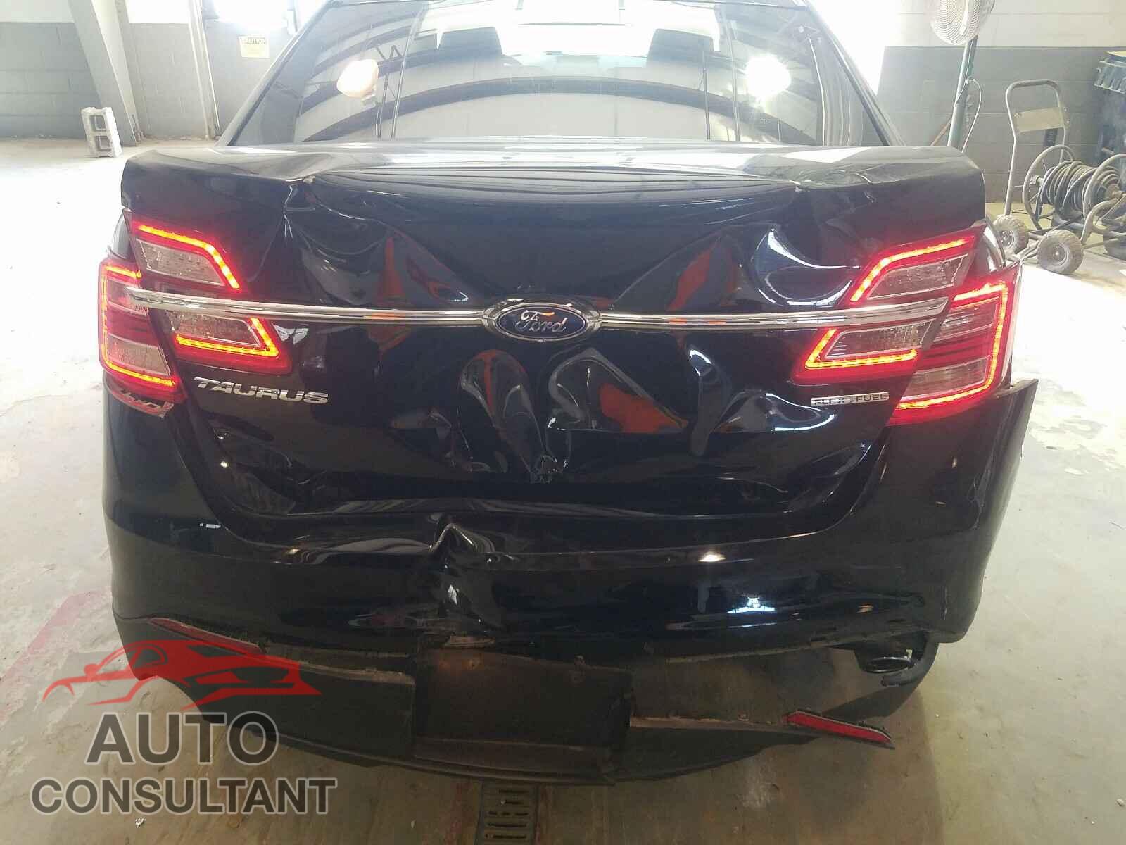 FORD TAURUS 2018 - 1FAHP2D8XJG101281