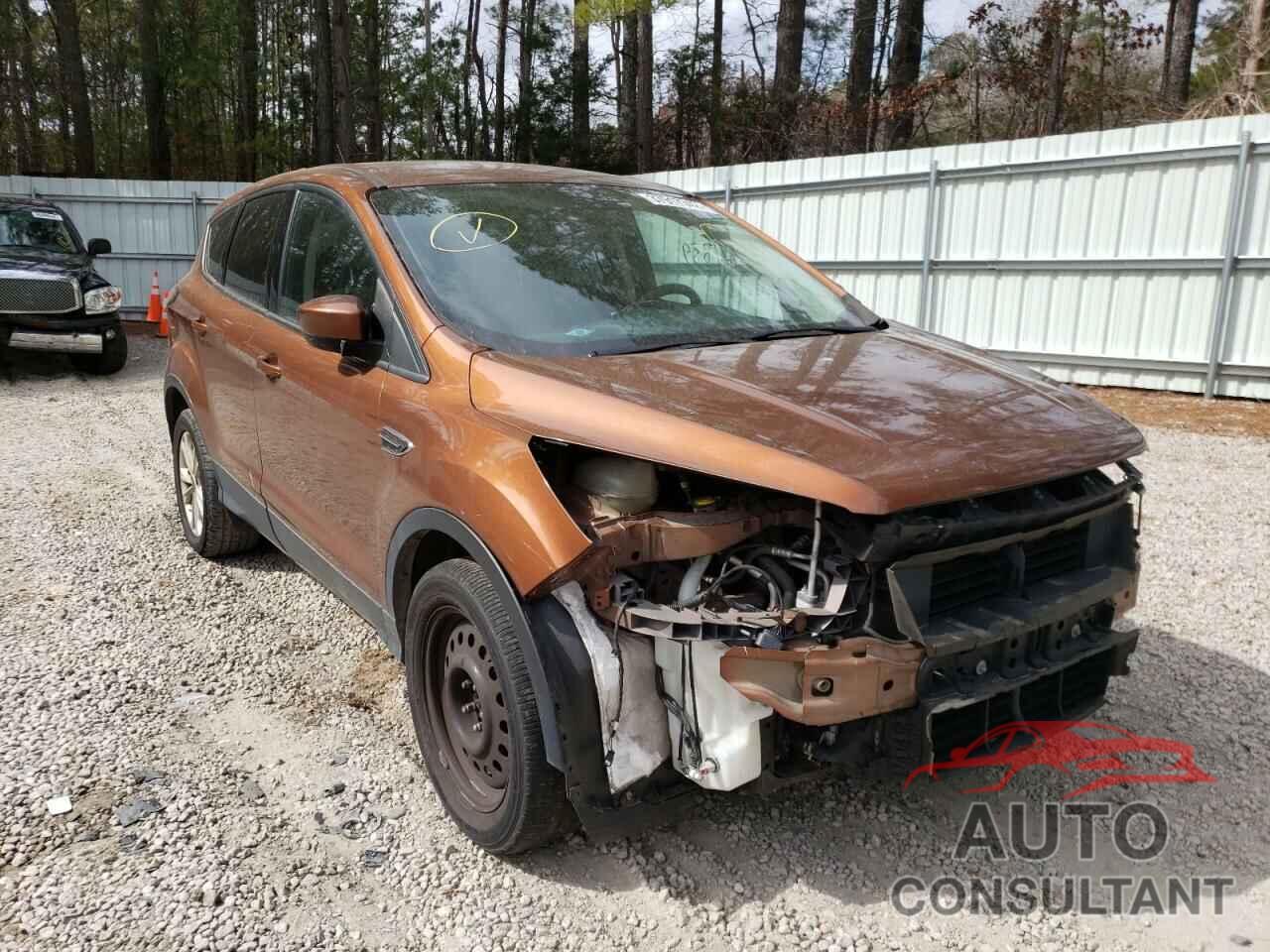 FORD ESCAPE 2017 - 1FMCU0GD1HUA52666