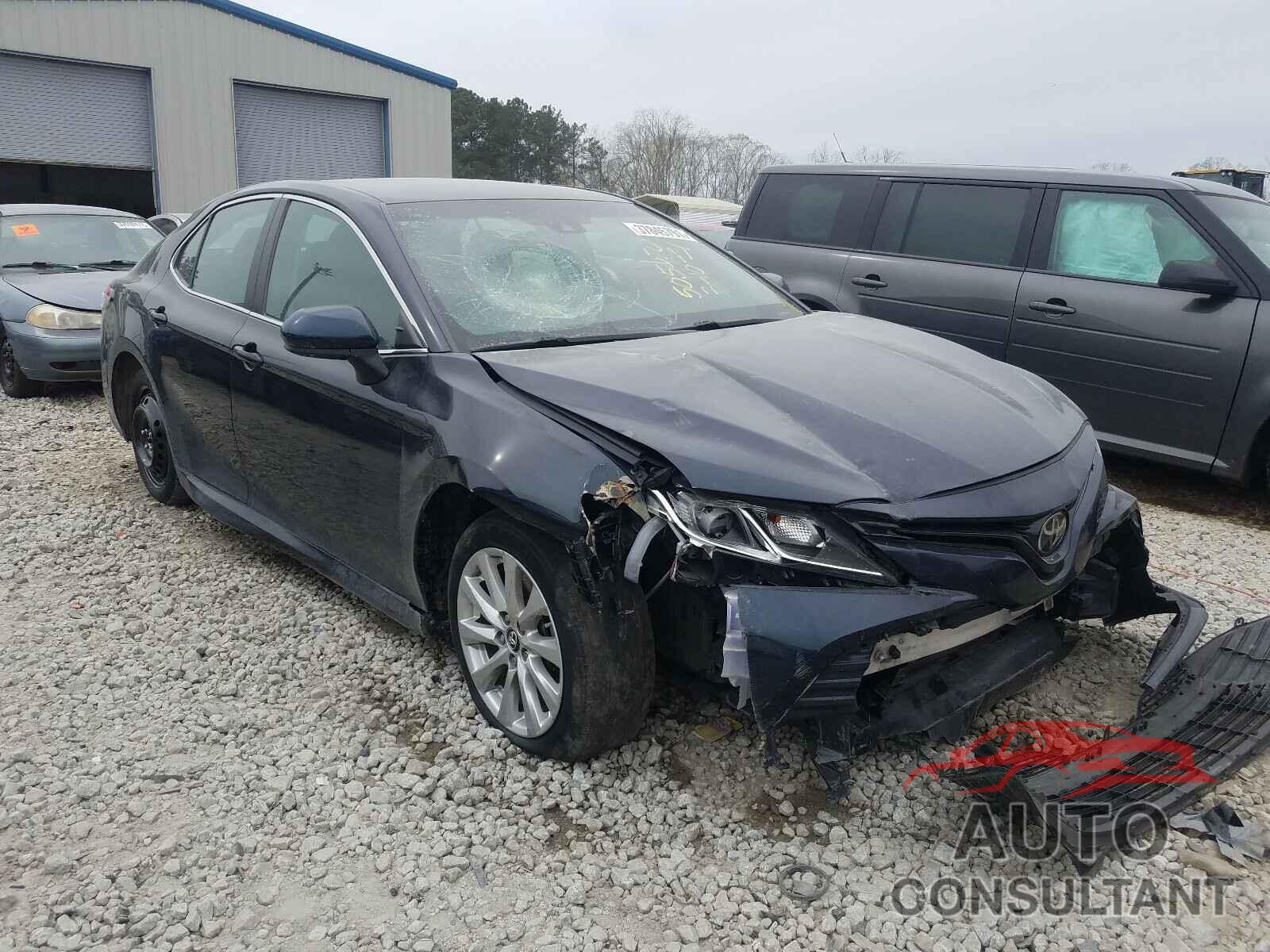 TOYOTA CAMRY 2018 - 4T1B11HK3JU505070