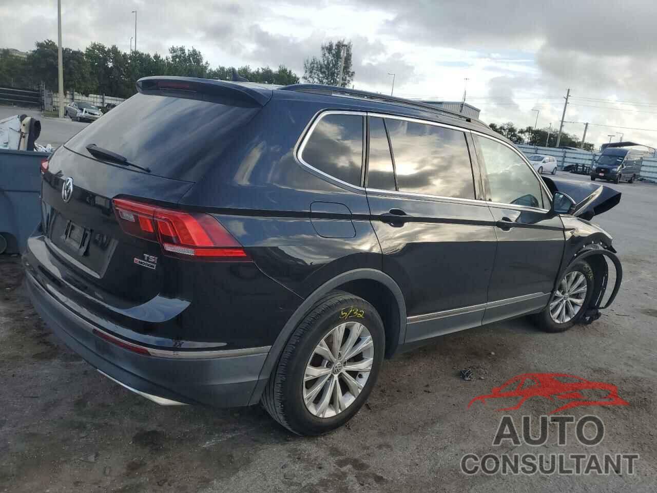 VOLKSWAGEN TIGUAN 2018 - 3VV2B7AX7JM062521