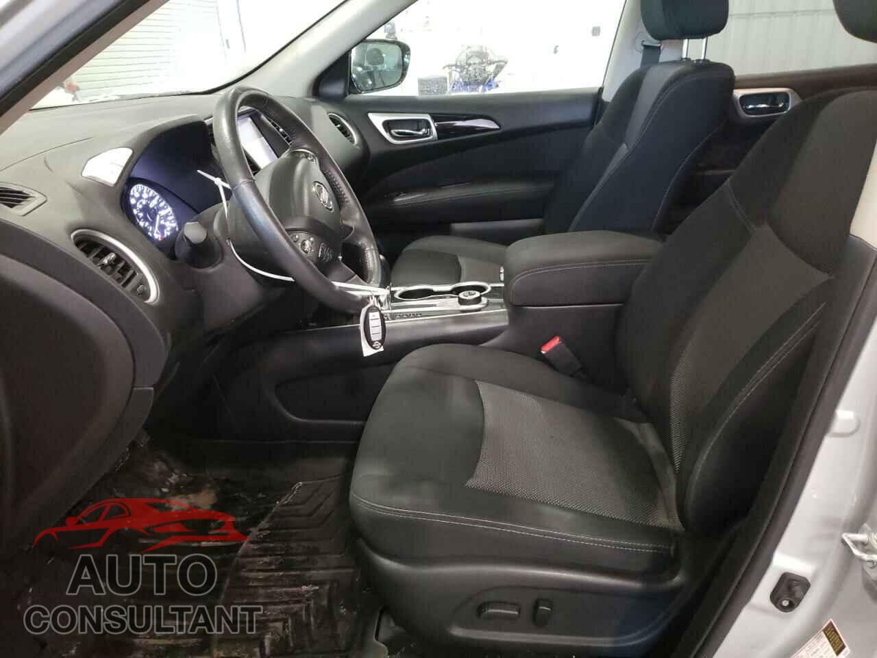 NISSAN PATHFINDER 2017 - 5N1DR2MM0HC658617