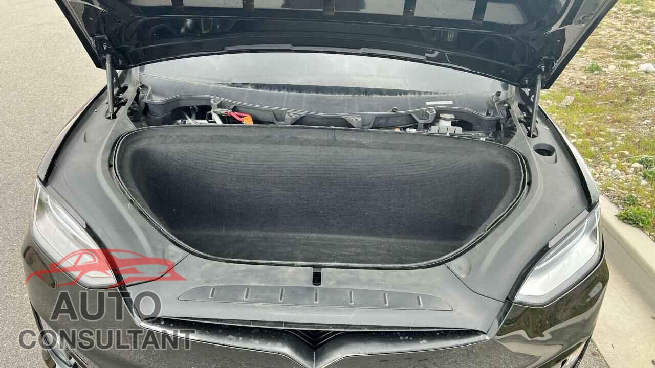 TESLA MODEL X 2020 - 5YJXCAE47LF261008