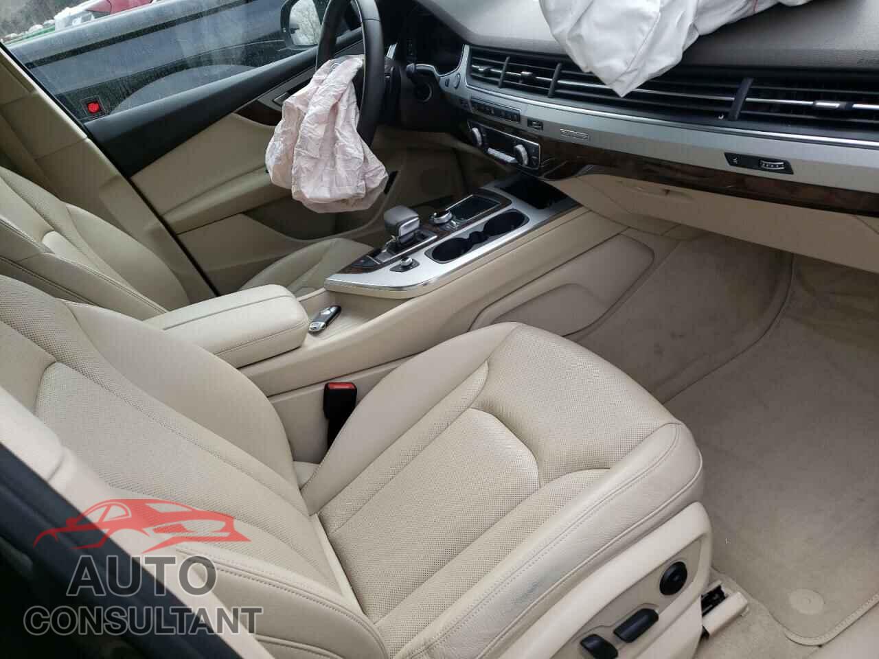 AUDI Q7 2018 - WA1LHAF79JD043854
