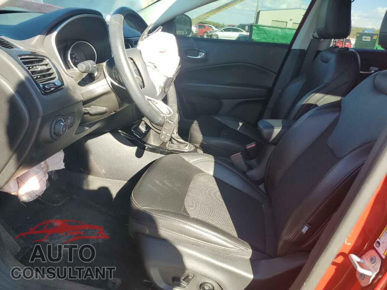 JEEP COMPASS 2019 - 3C4NJCBB8KT743336