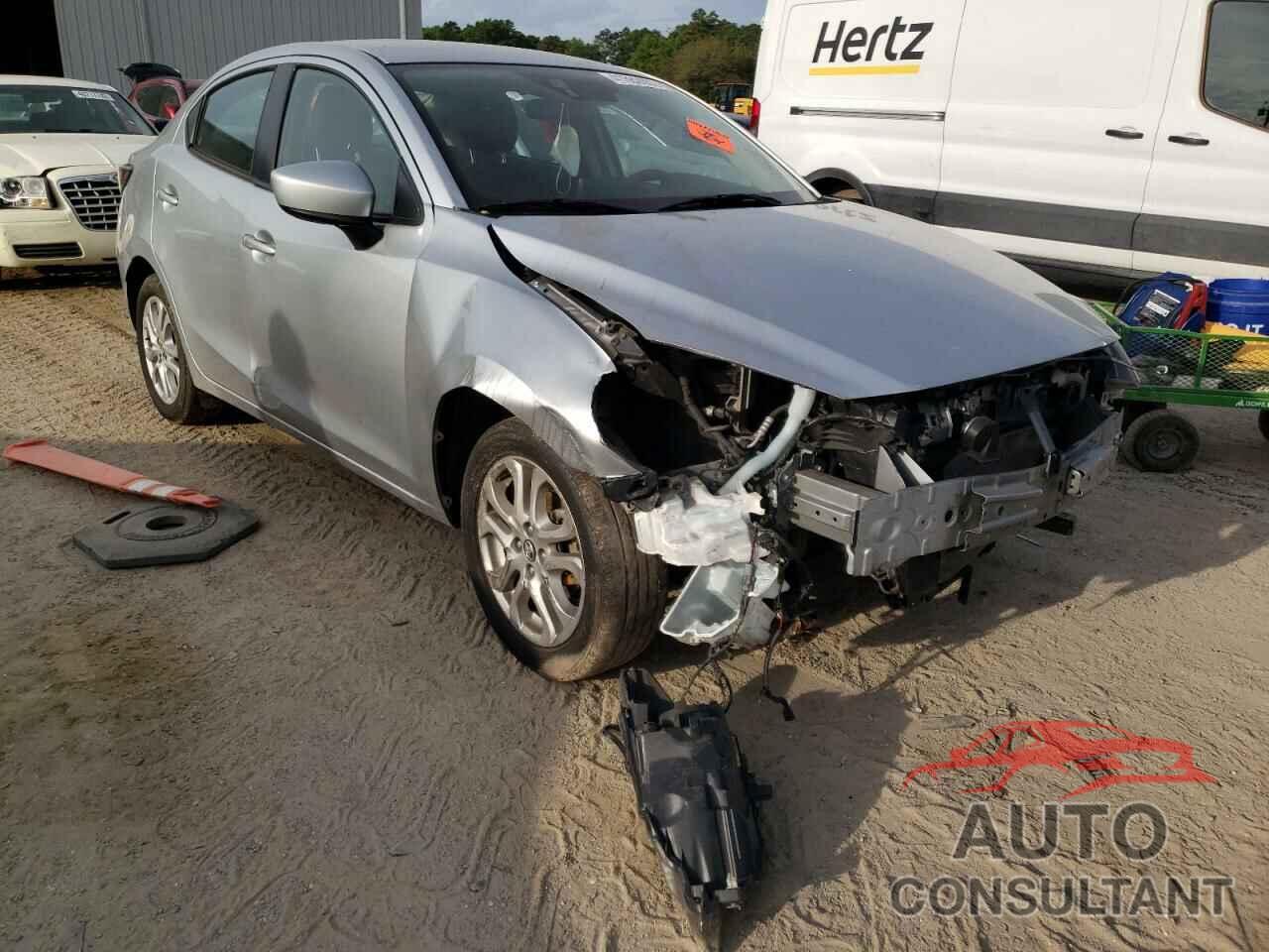 TOYOTA YARIS 2018 - 3MYDLBYV0JY323011