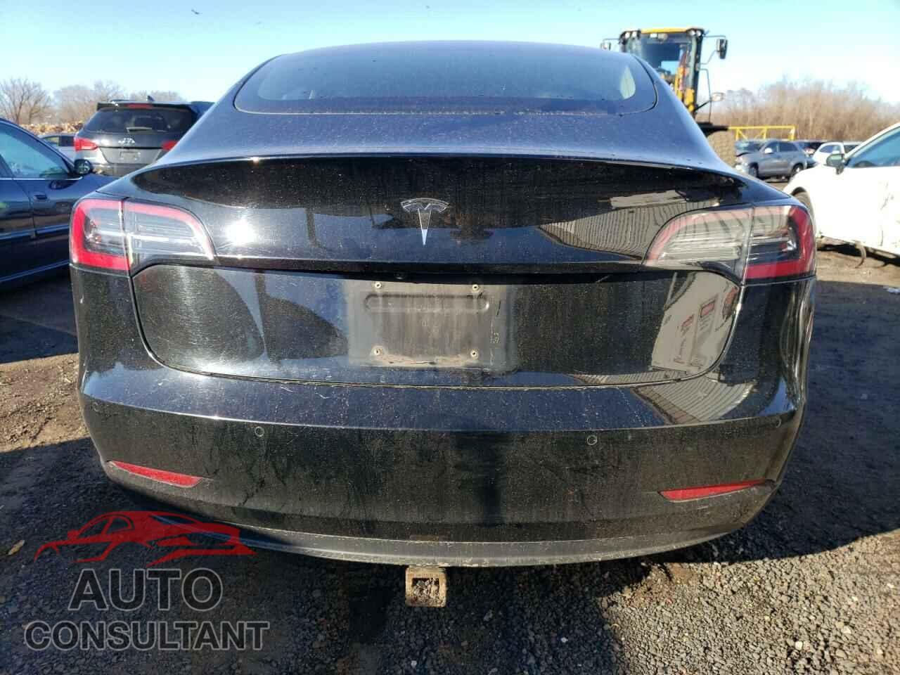 TESLA MODEL 3 2018 - 5YJ3E1EA5JF049090