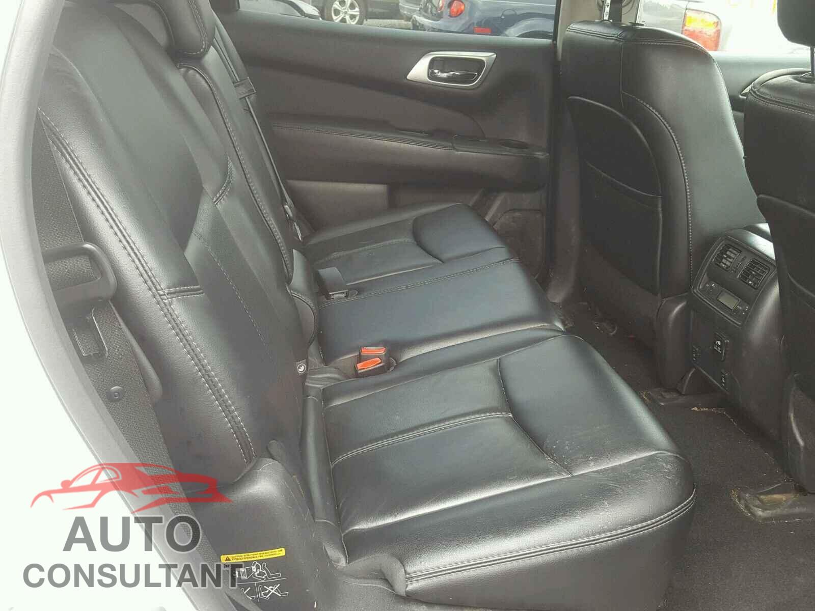 NISSAN PATHFINDER 2015 - 5N1AR2MM2FC606857