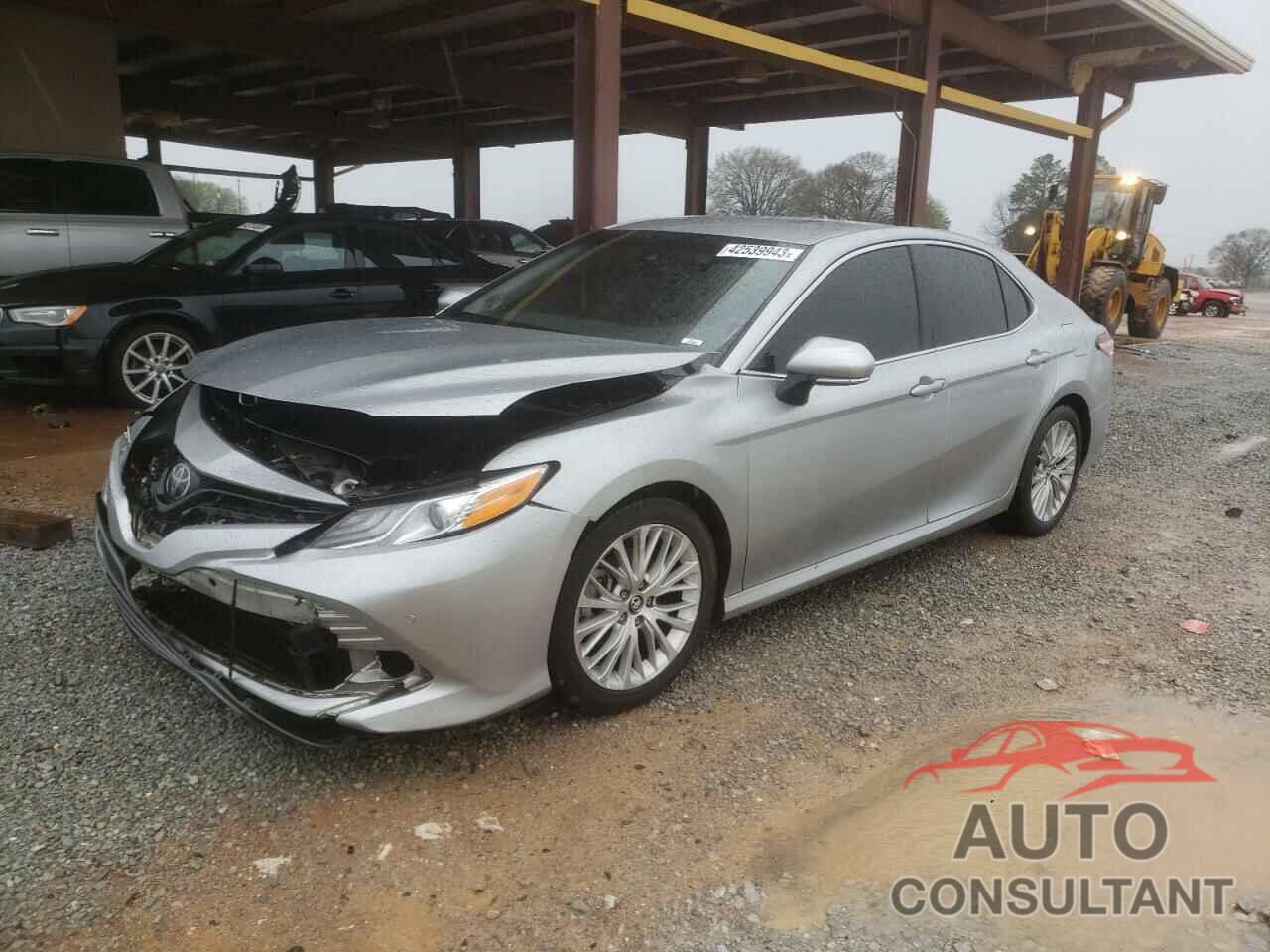 TOYOTA CAMRY 2018 - 4T1B11HK7JU109238