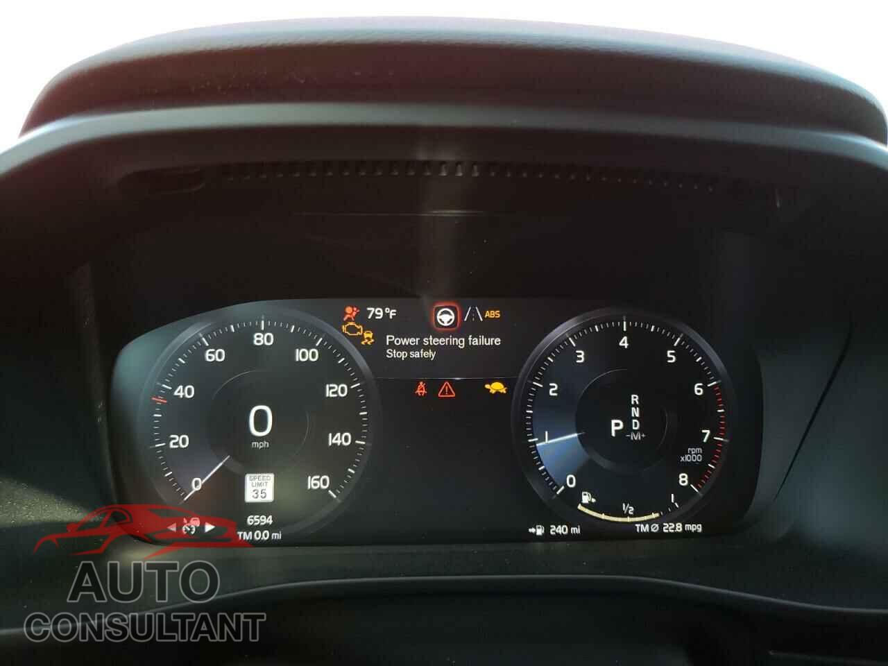VOLVO XC40 2021 - YV4AC2HM0M2425384