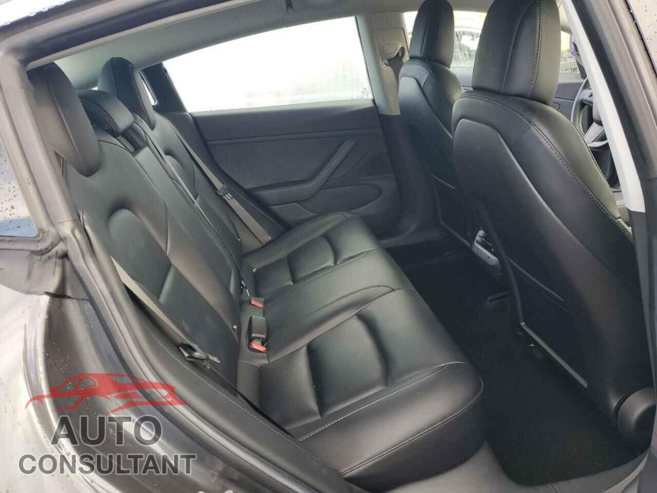 TESLA MODEL 3 2018 - 5YJ3E1EA0JF046095