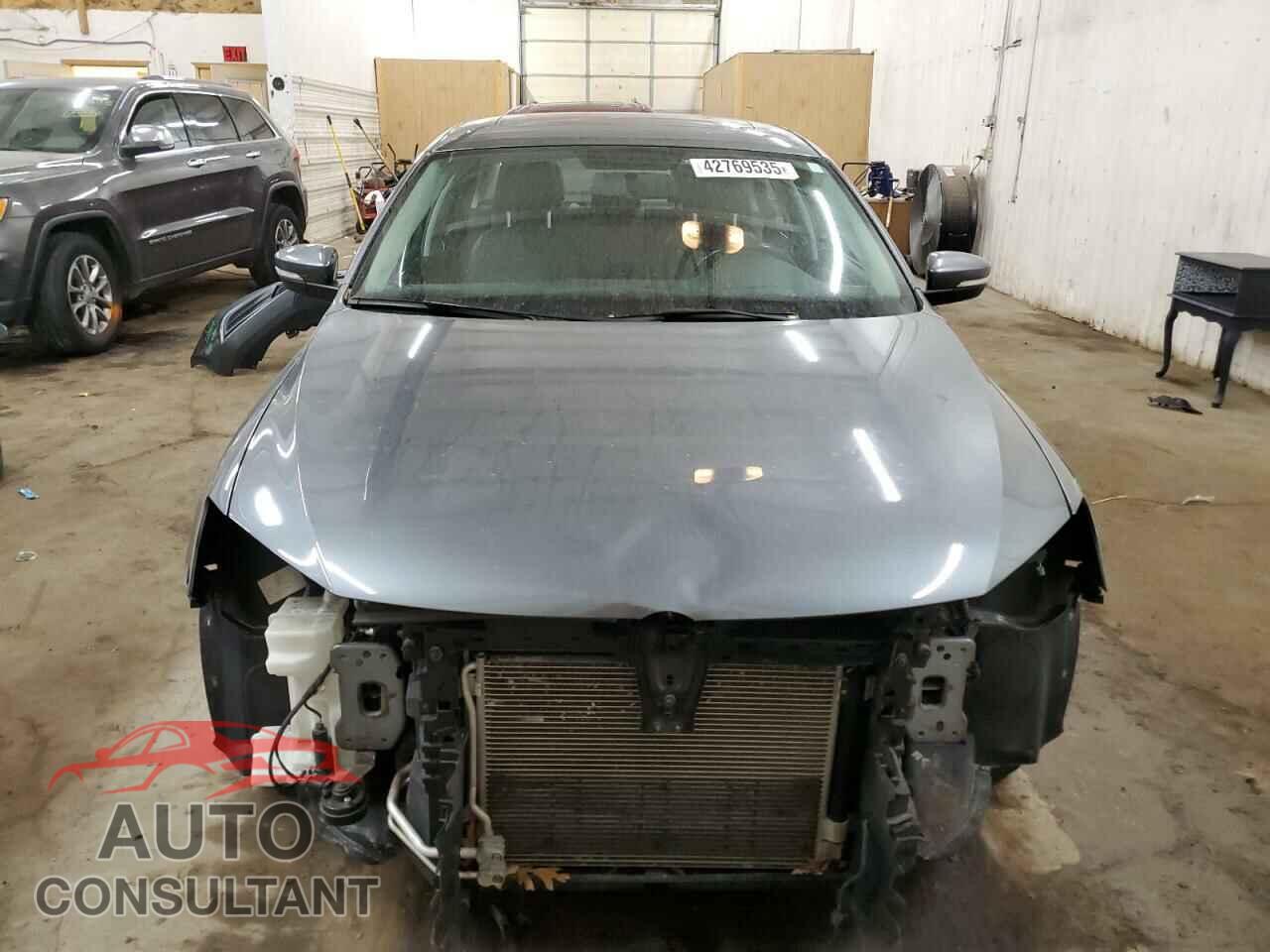 VOLKSWAGEN JETTA 2017 - 3VWDB7AJ9HM260107