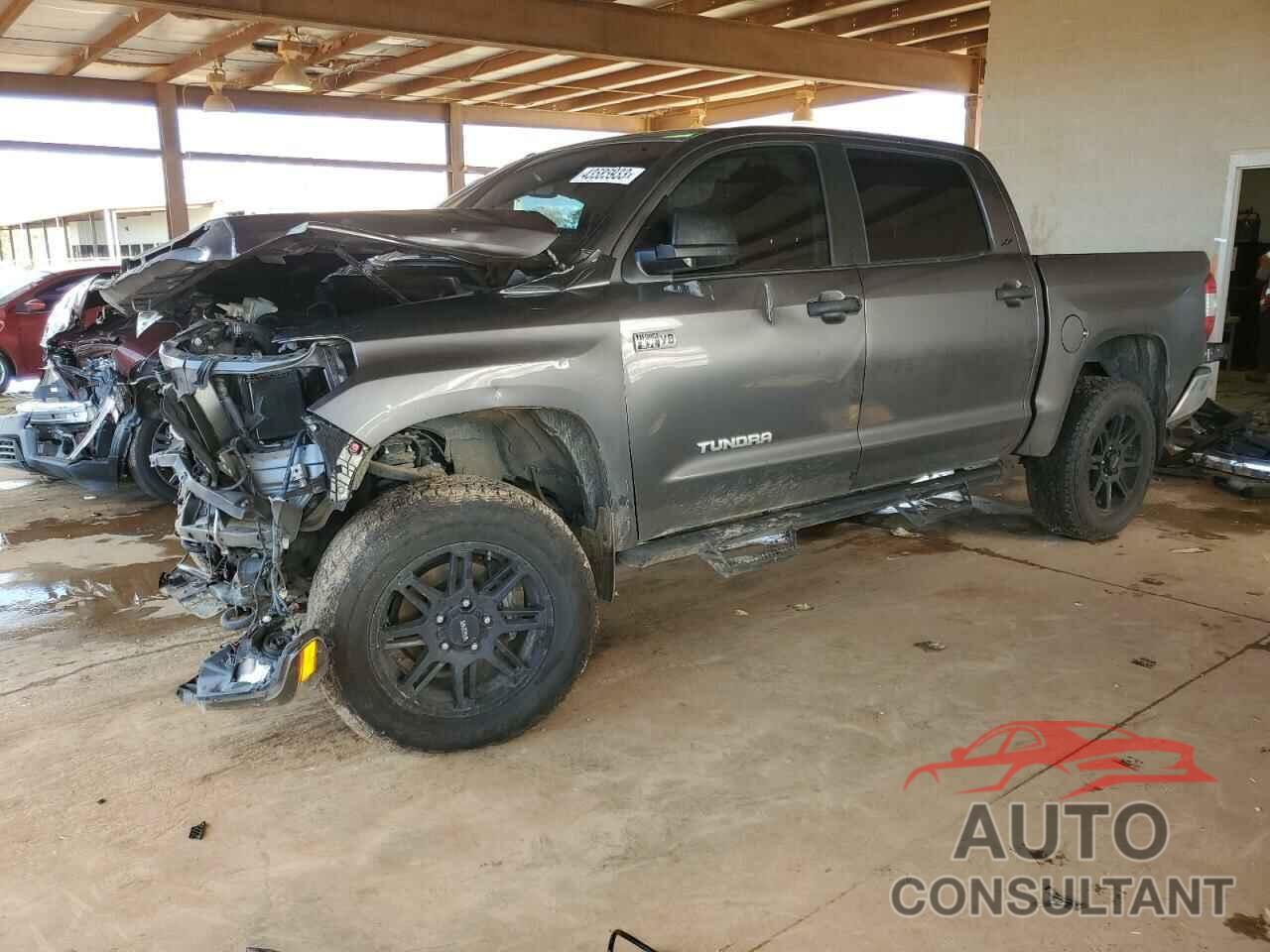 TOYOTA TUNDRA 2019 - 5TFDW5F15KX856336