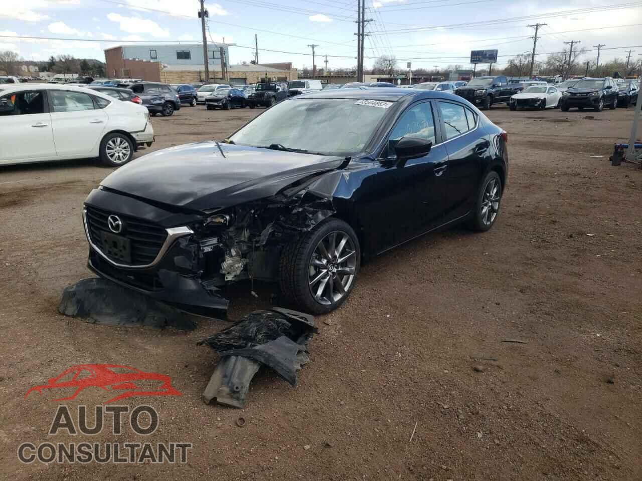 MAZDA 3 2018 - 3MZBN1V3XJM201628