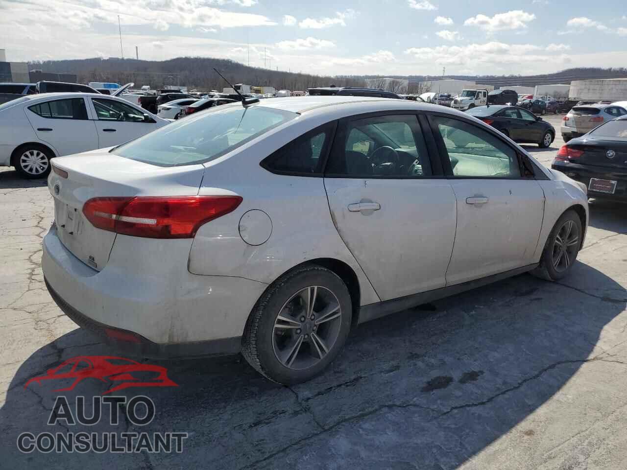 FORD FOCUS 2018 - 1FADP3FE8JL230182
