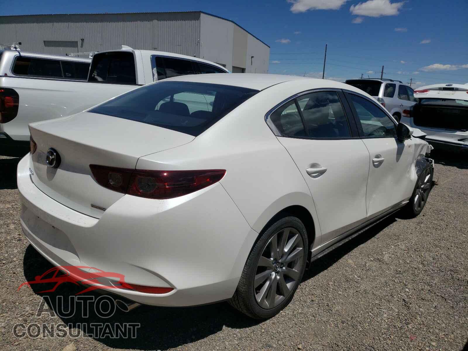MAZDA 3 2021 - JM1BPABL3M1321418