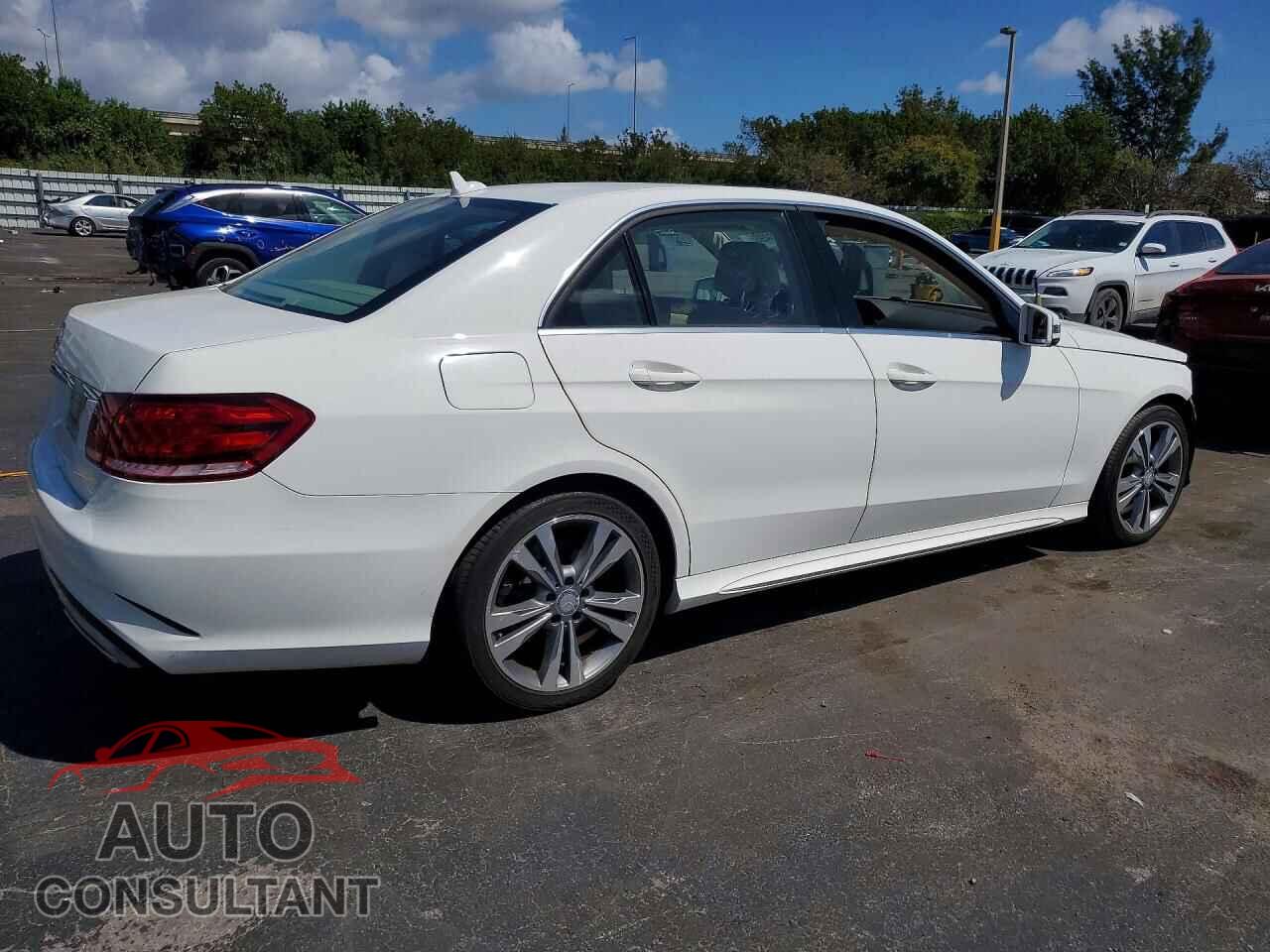 MERCEDES-BENZ E-CLASS 2014 - WDDHF5KB9EB005115