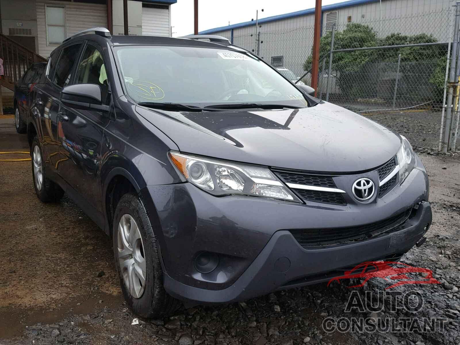 TOYOTA RAV4 LE 2015 - JTMBFREV4FJ015975