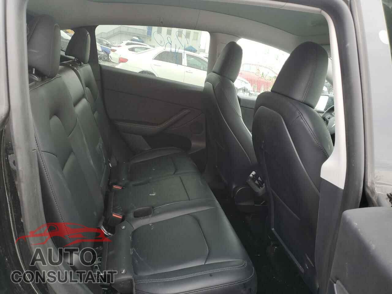 TESLA MODEL Y 2023 - LRWYGDFD7PC901971