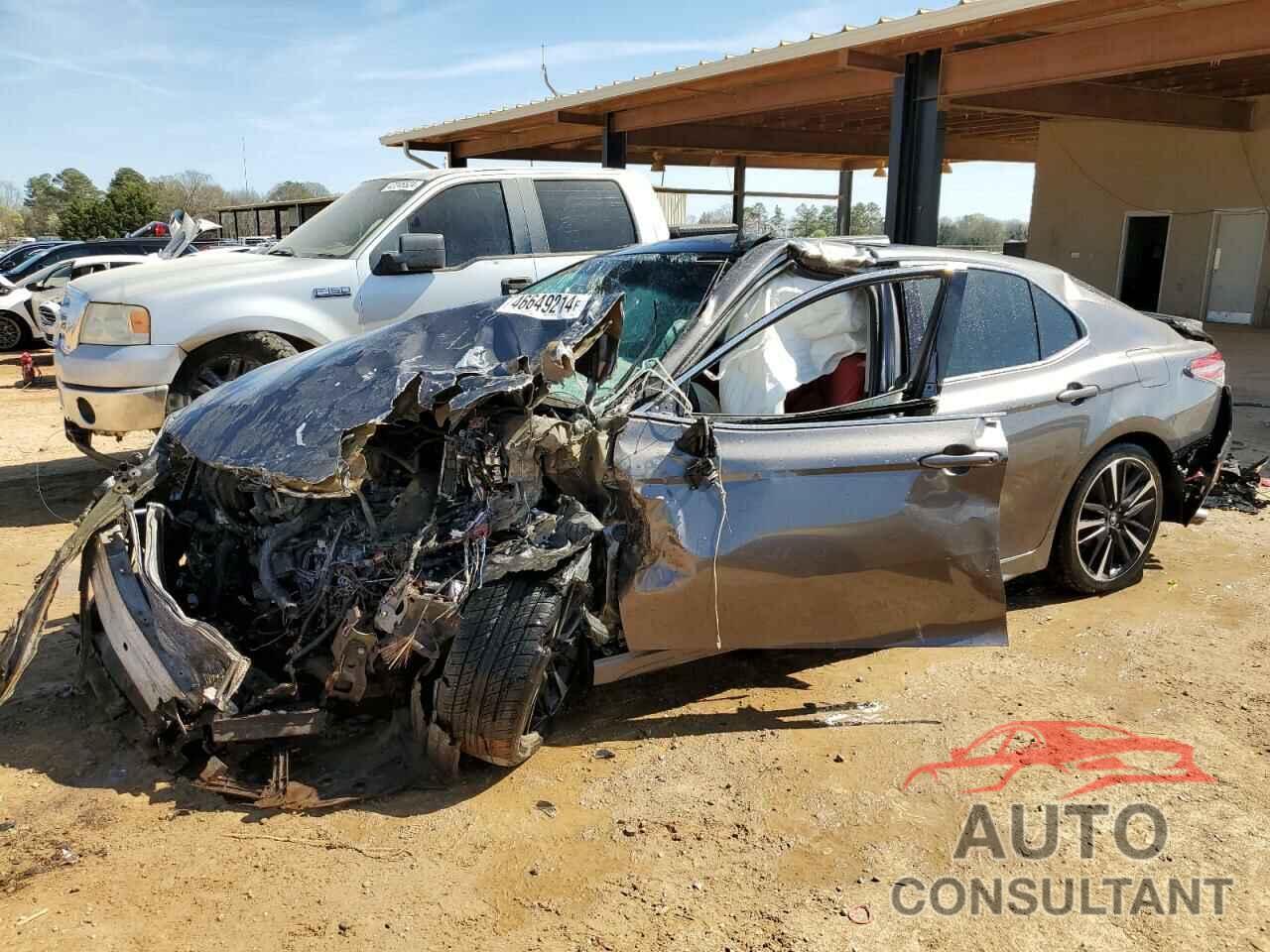TOYOTA CAMRY 2018 - 4T1B61HK6JU135699