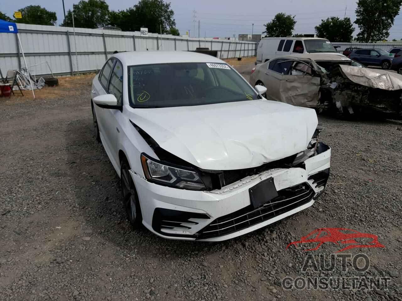 VOLKSWAGEN PASSAT 2018 - 1VWAA7A36JC032502