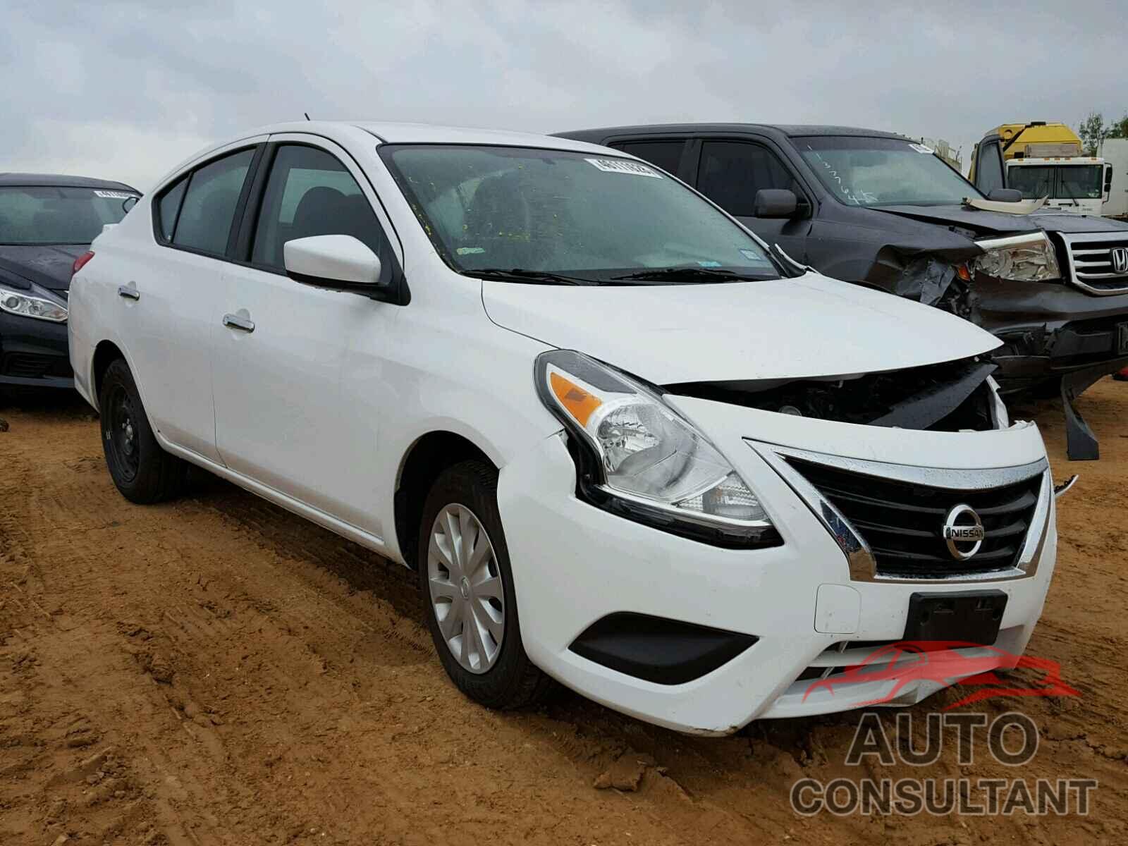 NISSAN VERSA 2018 - 3N1CN7AP6JL858924
