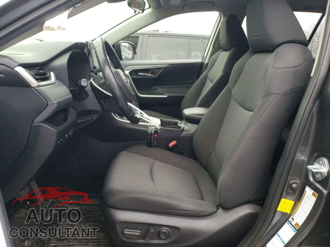 TOYOTA RAV4 2019 - JTMP1RFV8KD015375