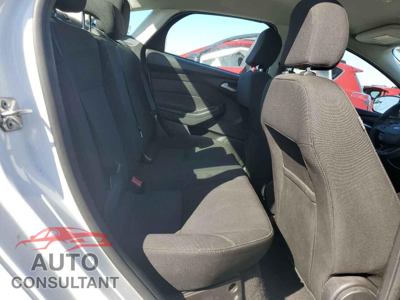 FORD FOCUS 2017 - 1FADP3F23HL232227