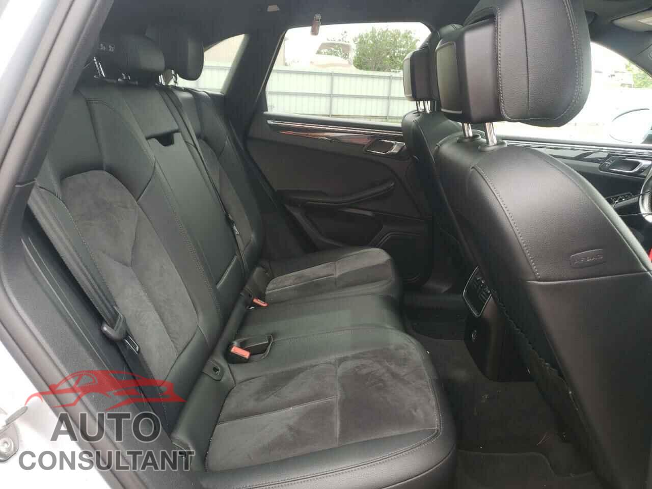 PORSCHE MACAN 2017 - WP1AA2A54HLB06595
