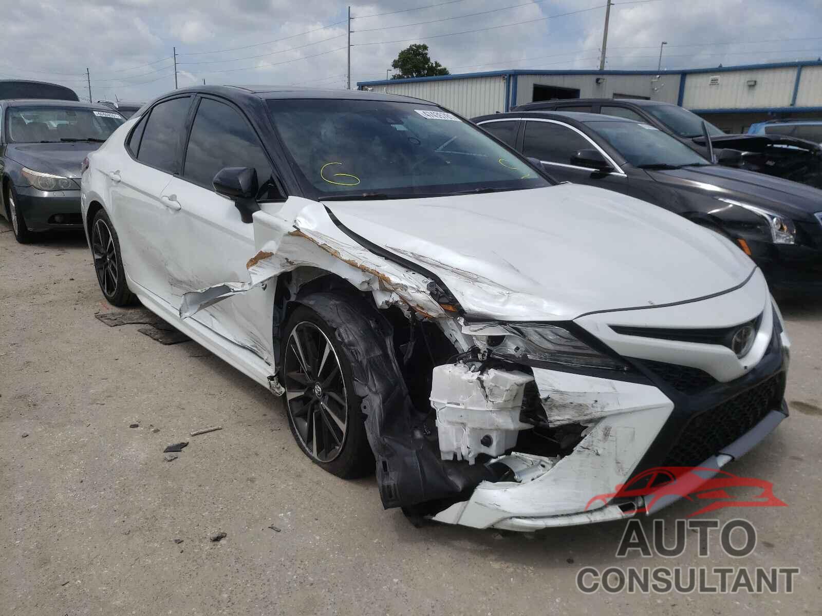 TOYOTA CAMRY 2018 - 4T1B61HK4JU092335