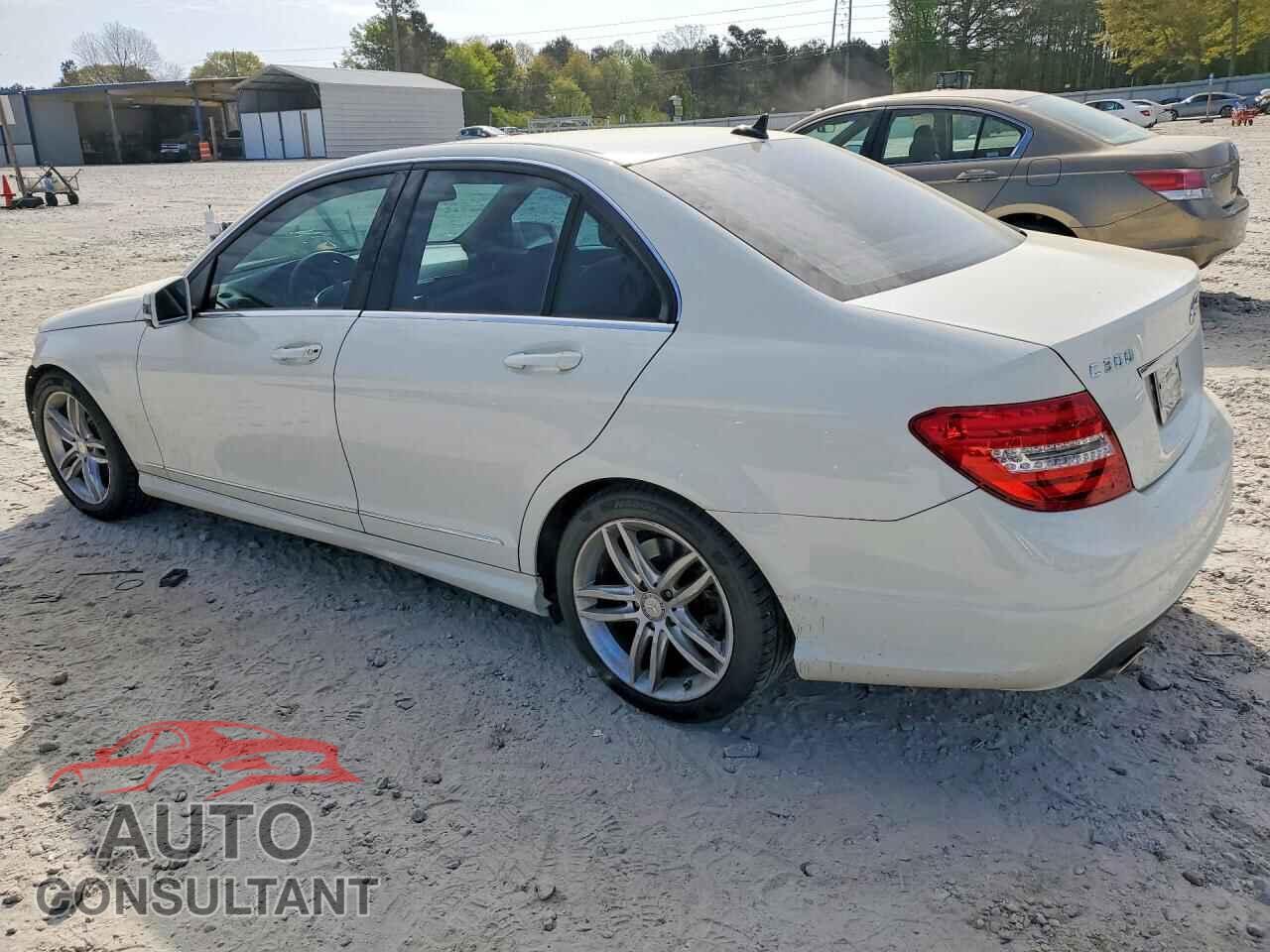 MERCEDES-BENZ C-CLASS 2012 - WDDGF8BB7CR200647