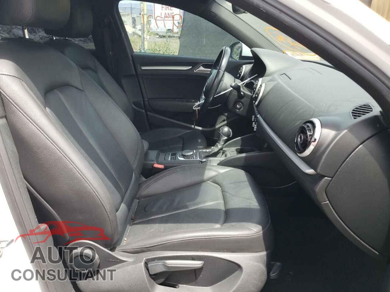 AUDI A3 2016 - WAUA7GFF4G1032973