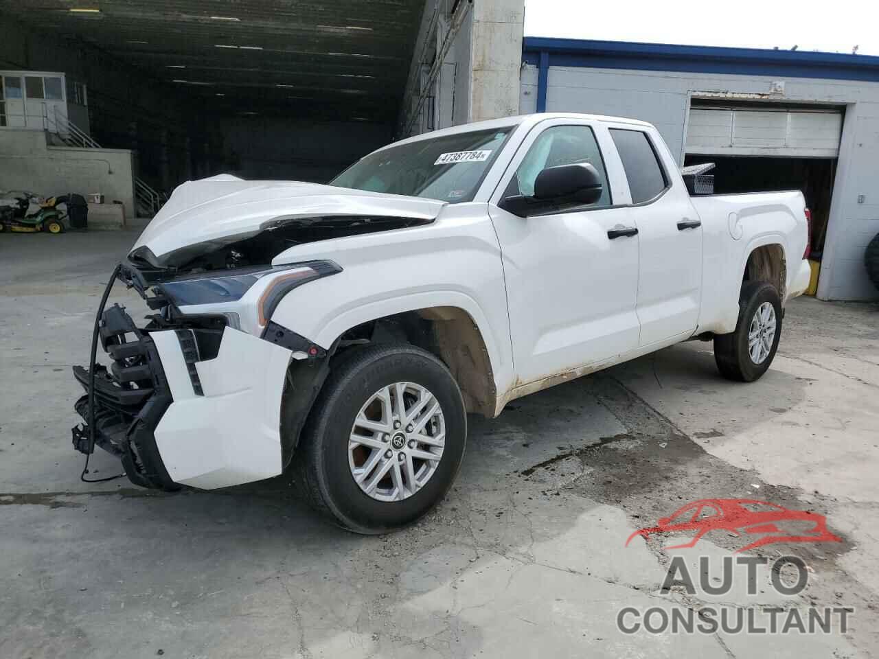 TOYOTA TUNDRA 2022 - 5TFKB5AA4NX015591