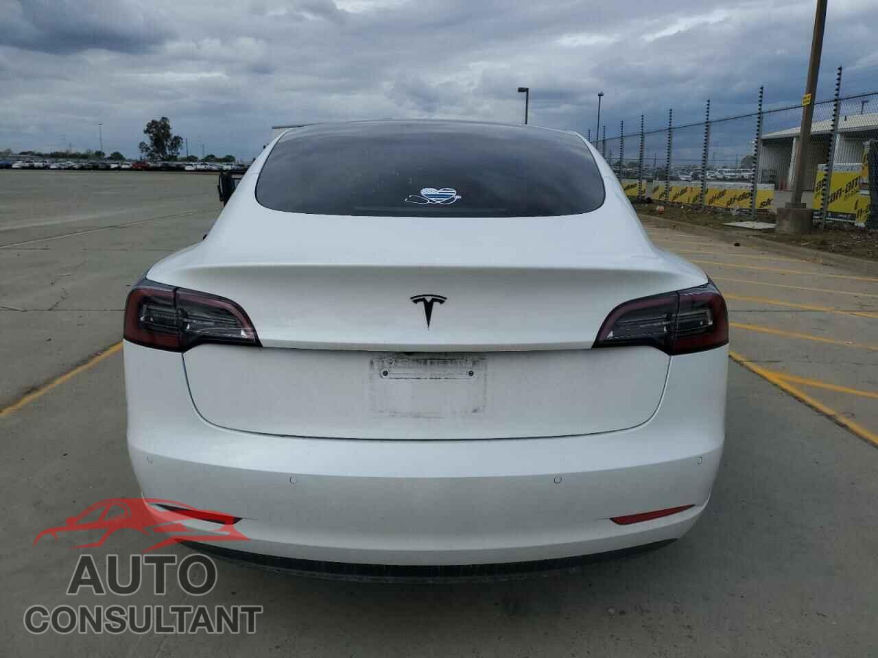 TESLA MODEL 3 2021 - 5YJ3E1EA8MF077650