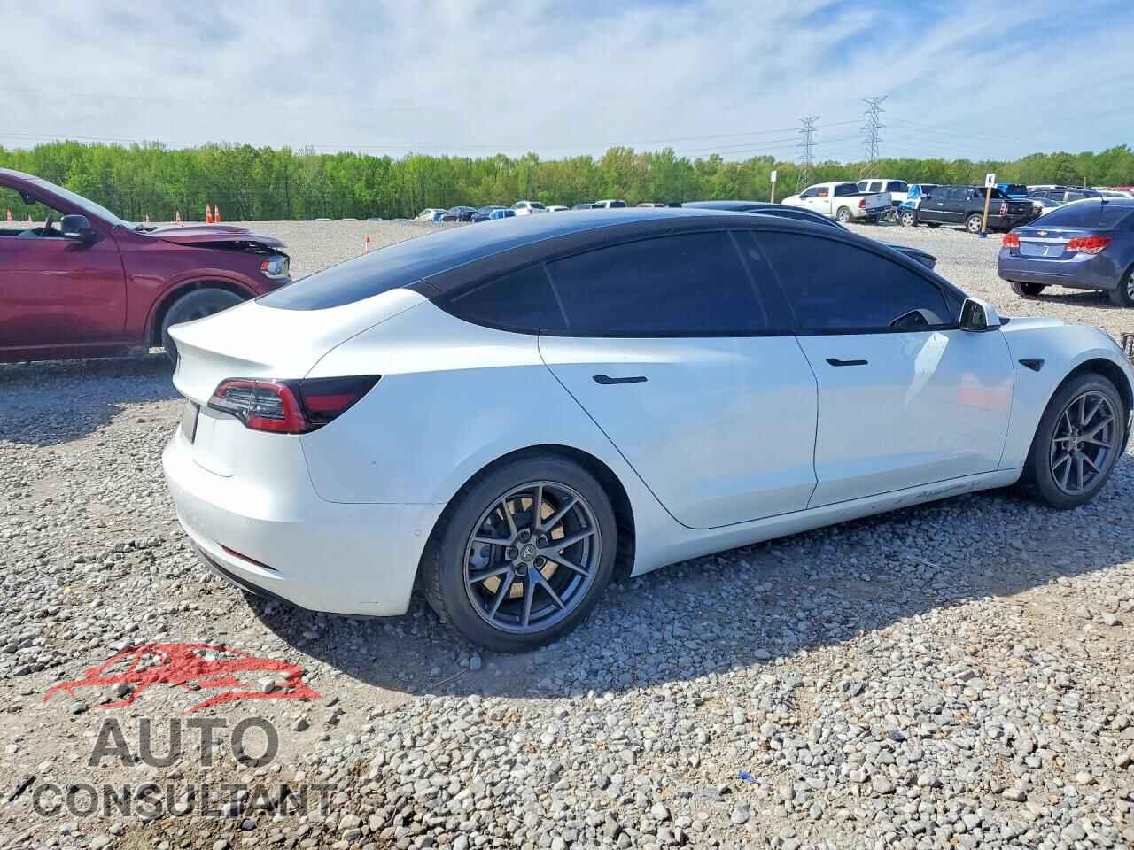TESLA MODEL 3 2021 - 5YJ3E1EA5MF838327