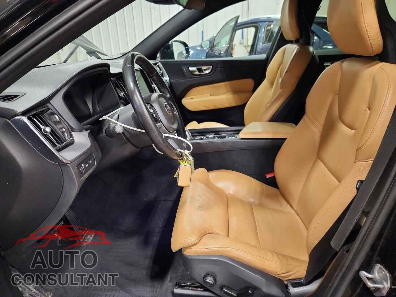 VOLVO XC60 2018 - LYVBR0DL4JB100772