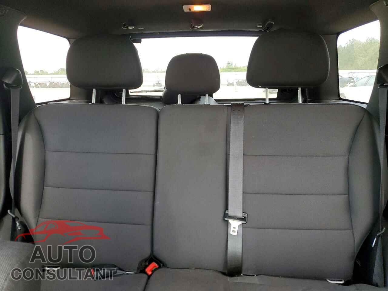 FORD ESCAPE 2010 - 1FMCU0D74AKC76661