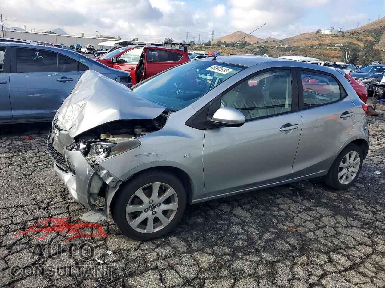 MAZDA 2 2013 - JM1DE1LY7D0161395
