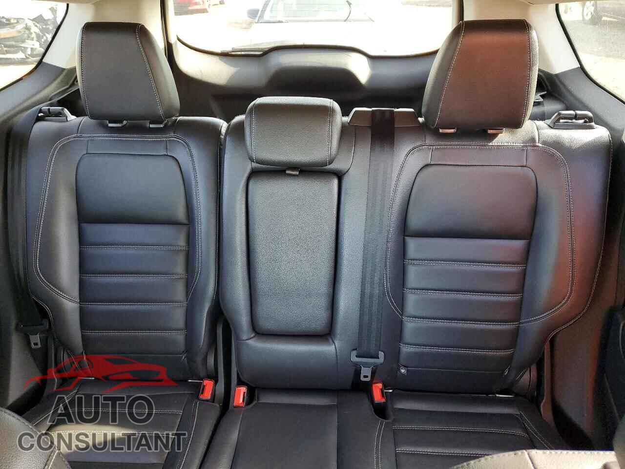 FORD ESCAPE 2018 - 1FMCU9HD8JUB52126