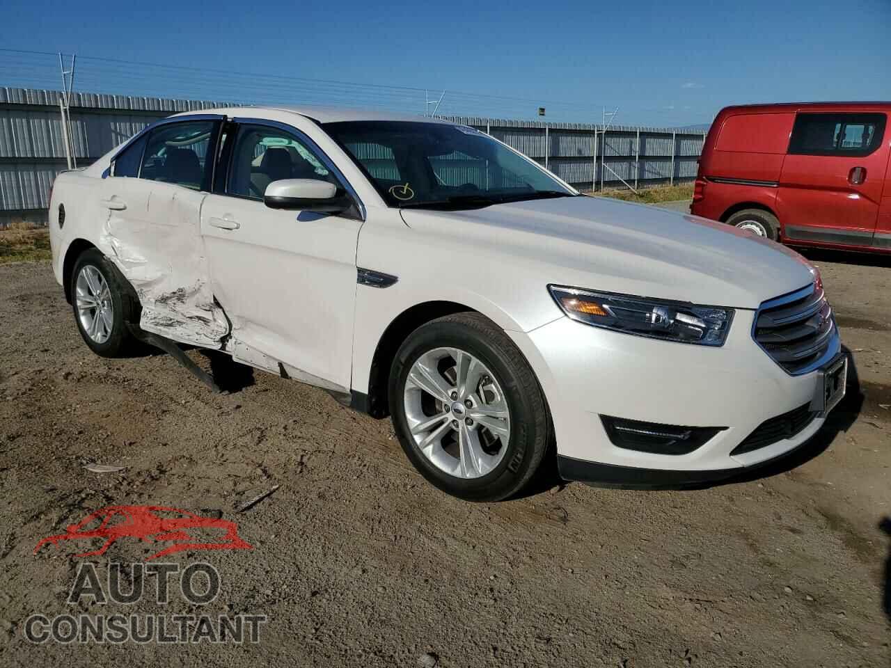 FORD TAURUS 2018 - 1FAHP2E84JG138082