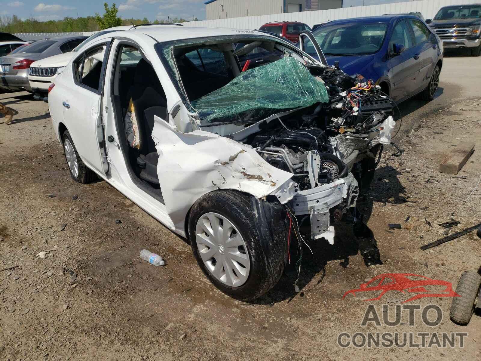 NISSAN VERSA 2019 - 3N1CN7AP1KL878631