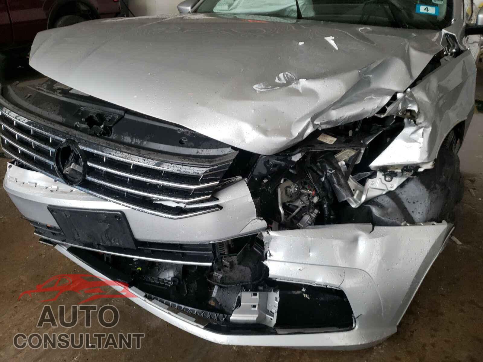 VOLKSWAGEN PASSAT 2017 - 1VWBT7A34HC057956