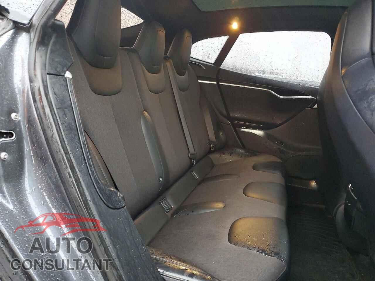 TESLA MODEL S 2017 - 5YJSA1E24HF210541