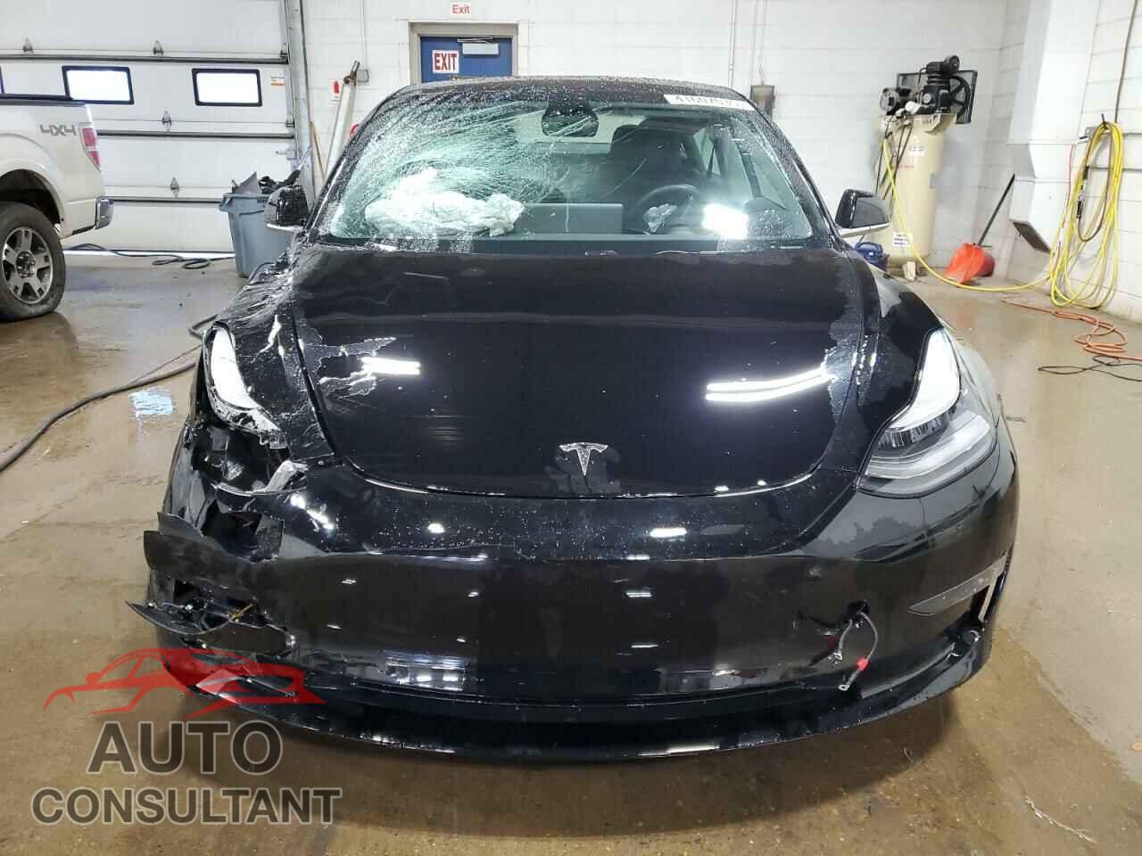TESLA MODEL 3 2019 - 5YJ3E1EA8KF327059