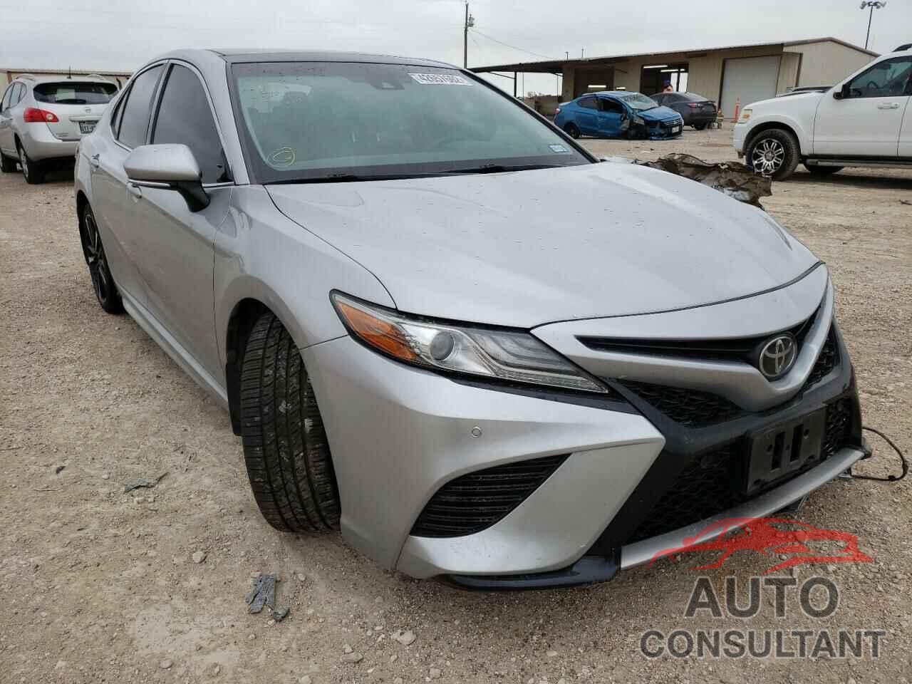 TOYOTA CAMRY 2018 - 4T1B61HK3JU121601
