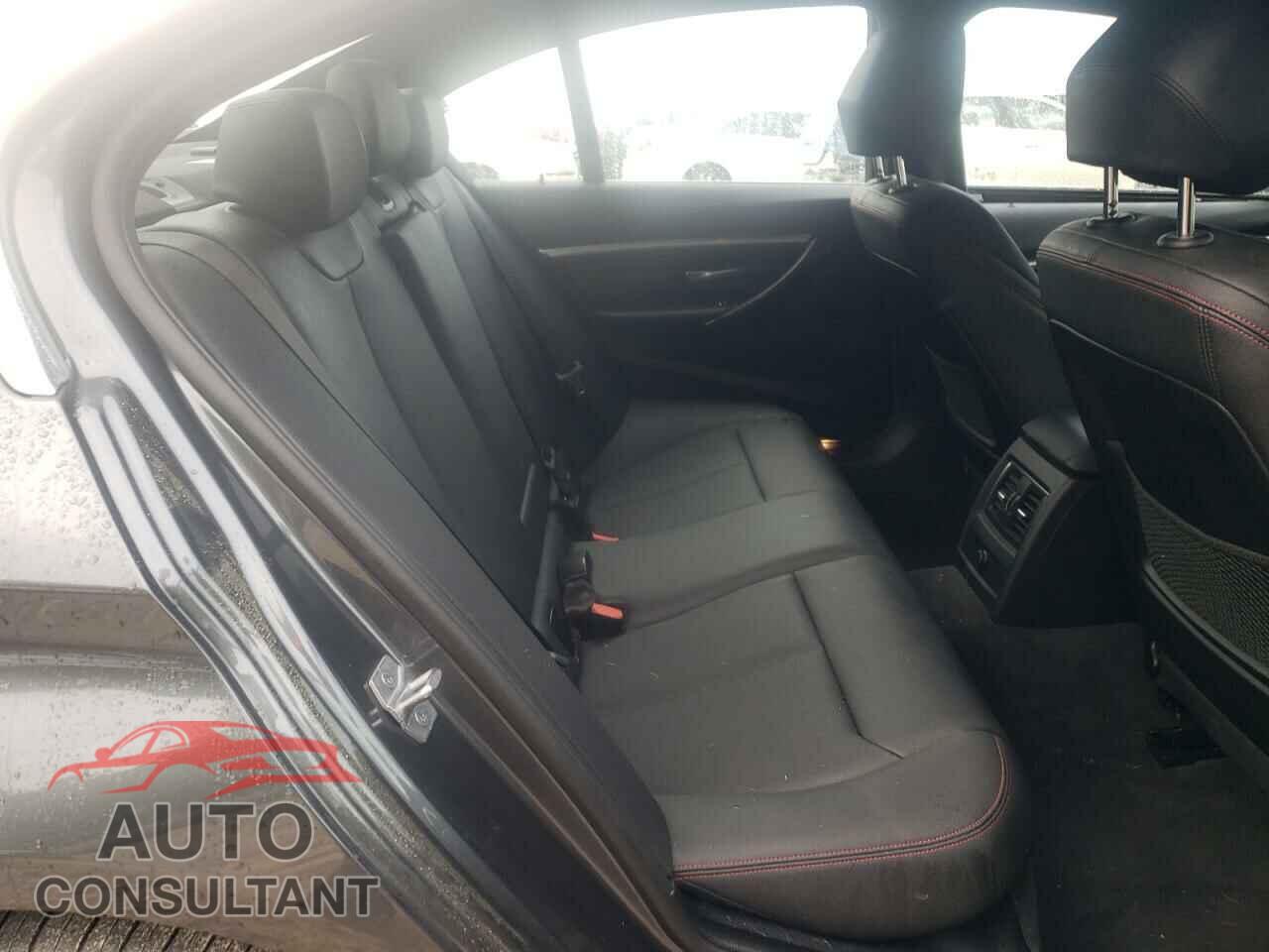 BMW 3 SERIES 2018 - WBA8D9C59JEM32011
