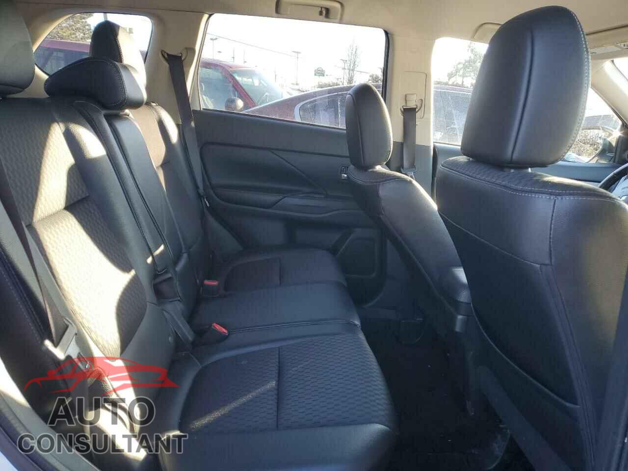 MITSUBISHI OUTLANDER 2015 - JA4AD3A33FZ007283