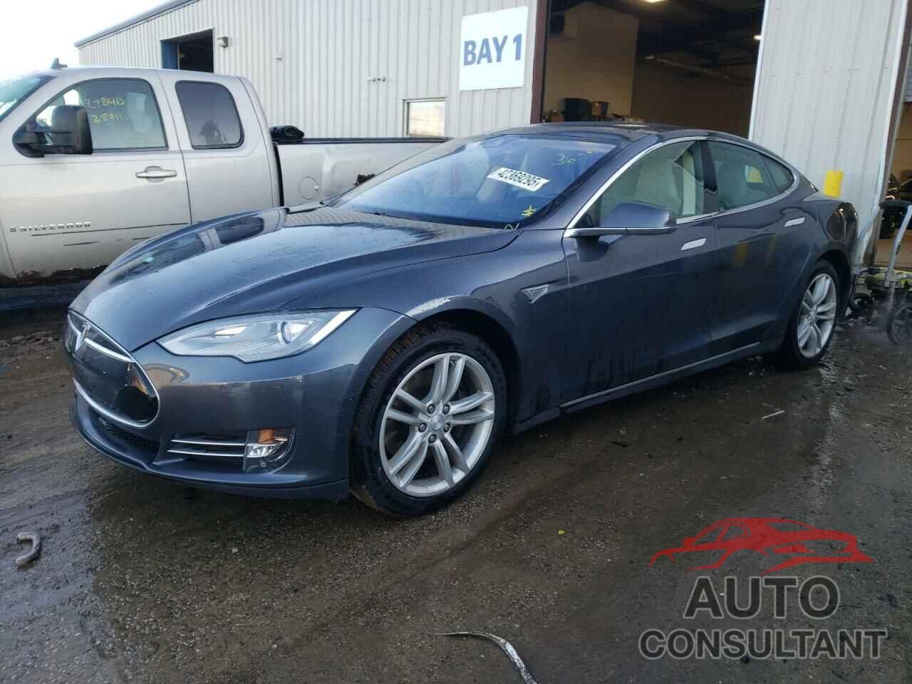 TESLA MODEL S 2015 - 5YJSA1H18FF081137
