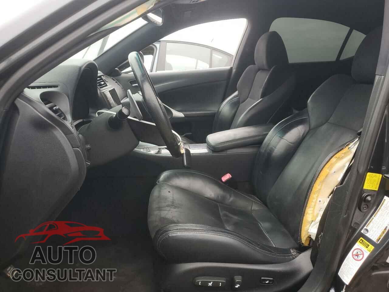 LEXUS IS 2011 - JTHBF5C20B5152172