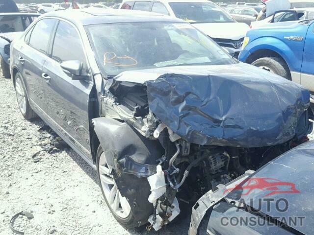 VOLKSWAGEN PASSAT 2017 - 1VWGT7A34HC020475